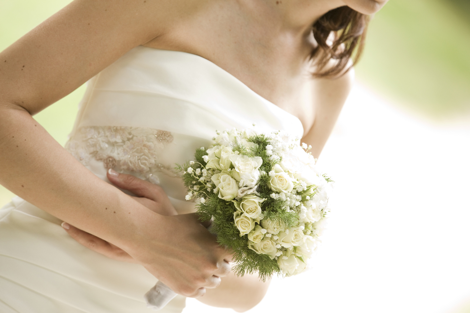 Ritratto femminile beauty con luce da studio